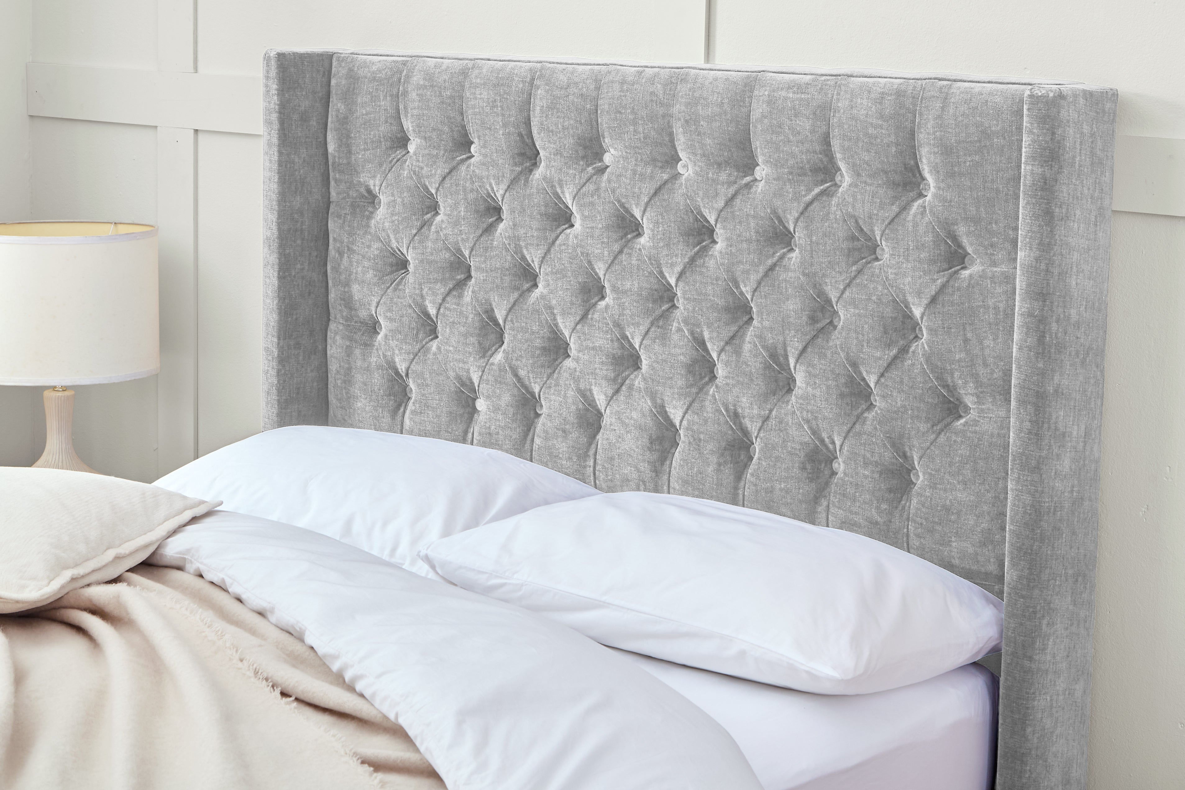 Chesterfield Straight Wing